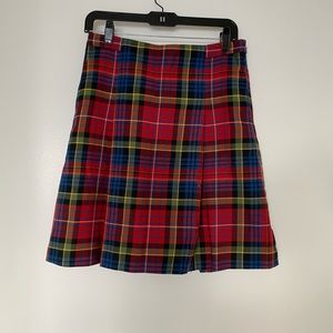 Brooks Brothers plaid A-line skirt in size 2 (great for Christmas)